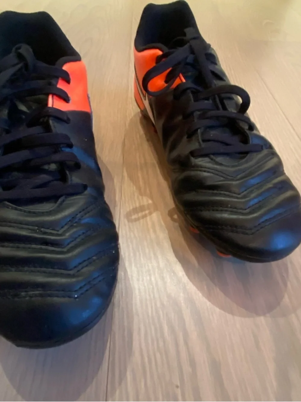 Nike Kids Black & Orange Soccer Cleats with White Swoosh Size US 7 Euro 40 - Picture 4 of 9